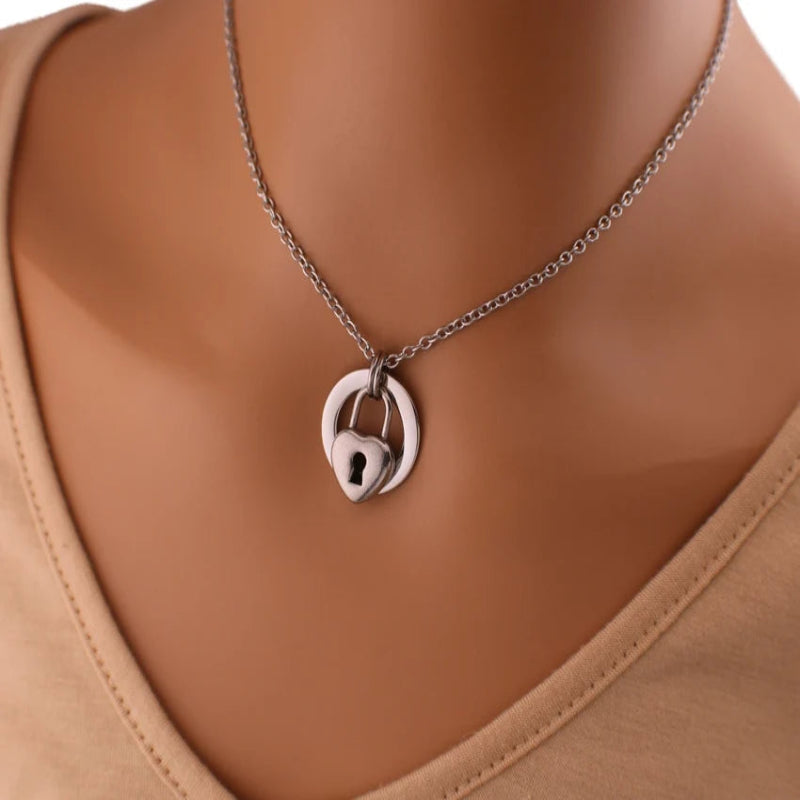 o-ring-heart-lock-collar